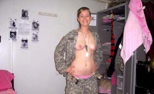 【※画像30枚】家宝の米軍女性兵士のエロノリ画像連投スレｗｗｗｗｗｗｗｗｗｗｗｗｗｗｗｗｗｗｗｗｗｗ・9枚目