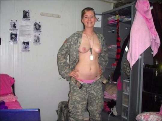 【※画像30枚】家宝の米軍女性兵士のエロノリ画像連投スレｗｗｗｗｗｗｗｗｗｗｗｗｗｗｗｗｗｗｗｗｗｗ・16枚目