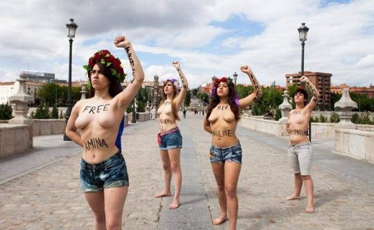 【草】ウクライナのトップレス抗議団体「FEMEN」楽しそうで何よりｗｗｗｗｗｗｗｗｗｗｗｗｗｗ（画像あり）・13枚目