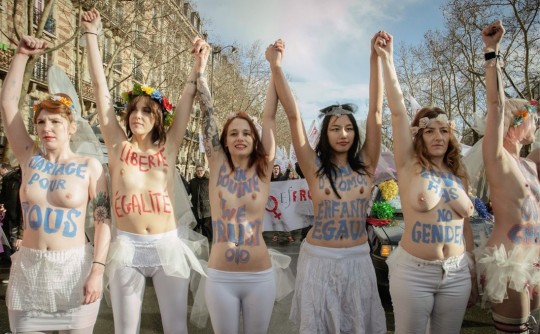 【草】ウクライナのトップレス抗議団体「FEMEN」楽しそうで何よりｗｗｗｗｗｗｗｗｗｗｗｗｗｗ（画像あり）・23枚目