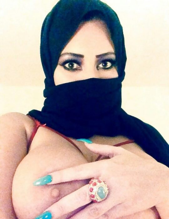 【ムスリム定期】中東の信心深い女性のエロ画像貼ってくｗｗｗ宗教色強すぎワロタｗｗｗｗｗｗｗｗｗｗｗｗｗｗｗｗｗｗ（画像あり）・10枚目