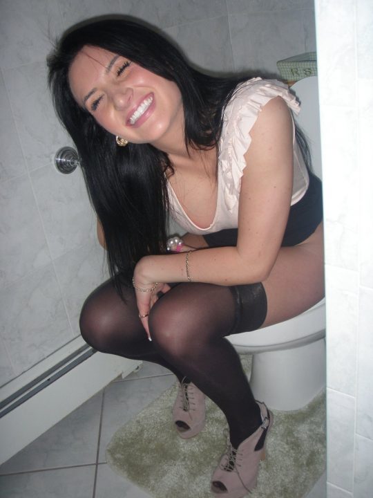 【画像あり】外人女子のおふざけトイレ画像、すこｗｗｗｗｗｗｗｗｗｗｗｗｗｗｗｗｗｗｗｗｗｗｗｗｗｗｗｗｗｗｗｗｗｗｗ・8枚目