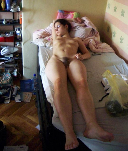 【ぐぅ畜】寝てる彼女の裸撮ってSNSにアップするニキｗｗｗｗｗｗｗｗｗｗｗｗｗｗｗｗｗｗｗｗｗｗｗｗｗｗｗｗ（画像あり）・30枚目