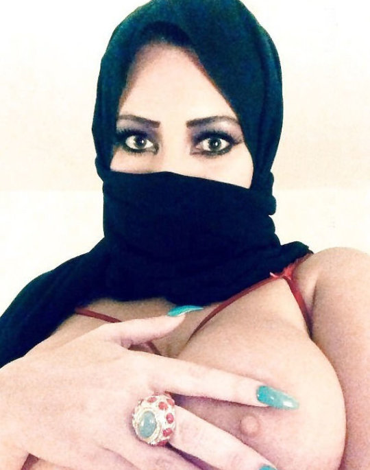 中東イスラム教の女の子のおっぱいデカ過ぎヌードｗｗｗｗｗｗ「はい処刑」（150枚）・135枚目