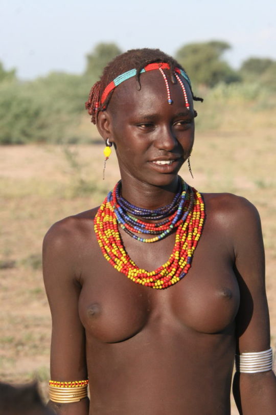 【自然の美】抱アフリカ原住民のおっぱい画像貼ってくぞwwwwwwwwwwwwwwwwwwwwwwwwwwwww(画像あり)・15枚目