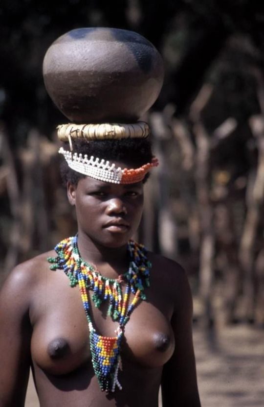 【自然の美】抱アフリカ原住民のおっぱい画像貼ってくぞwwwwwwwwwwwwwwwwwwwwwwwwwwwww(画像あり)・20枚目