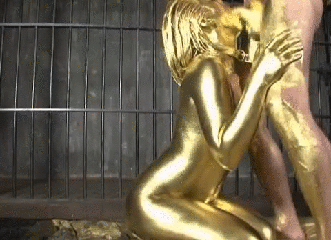 【金粉エロGIF】昔のストリップの人気演目“金粉セックス”、国宝の観音像がヤッてるみたいで草ｗｗｗｗｗｗｗｗ(GIF25枚)・22枚目
