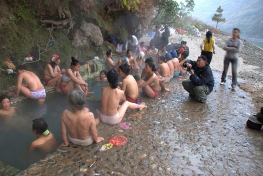 【無法地帯】中国の露天風呂、□リコンばかり集める理由がこちら。(画像あり)・13枚目