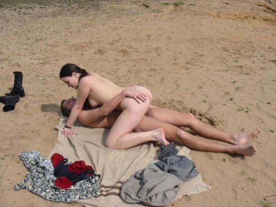 ”ヌーディストビーチ”でフェラ・セックスしてる女たち、ルールどうなってんの？？（454枚）・276枚目