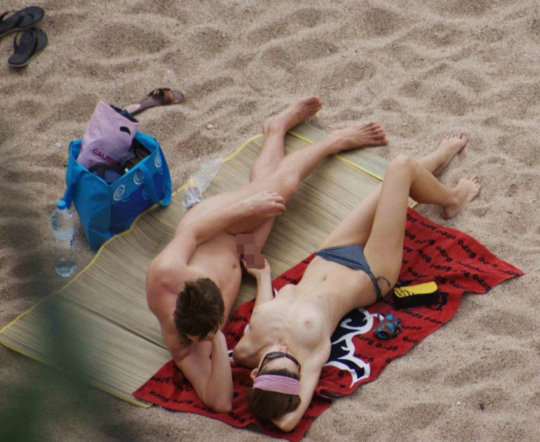 ”ヌーディストビーチ”でフェラ・セックスしてる女たち、ルールどうなってんの？？（454枚）・70枚目