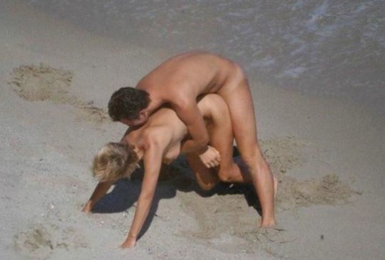 ”ヌーディストビーチ”でフェラ・セックスしてる女たち、ルールどうなってんの？？（454枚）・78枚目