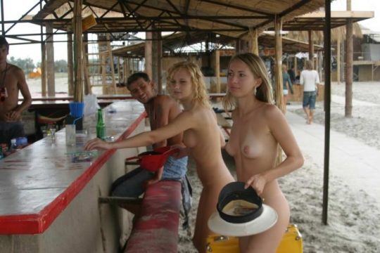 ”ヌーディストビーチ”でフェラ・セックスしてる女たち、ルールどうなってんの？？（454枚）・42枚目