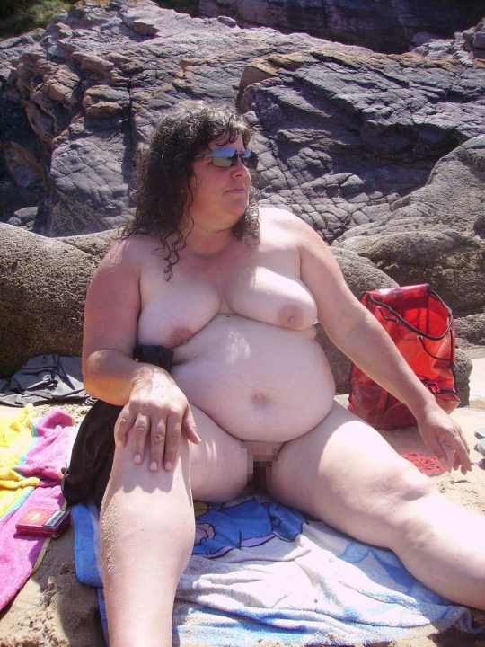 【デブ専】肥満率7割を誇るアメリカならガチでありそうなガッカリヌーディストビーチの風景がこちらｗｗｗｗｗｗｗｗ・9枚目