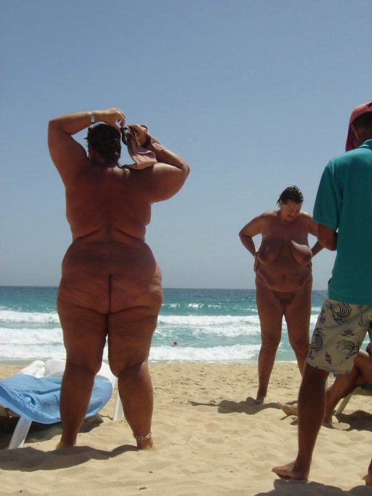 【デブ専】肥満率7割を誇るアメリカならガチでありそうなガッカリヌーディストビーチの風景がこちらｗｗｗｗｗｗｗｗ・23枚目