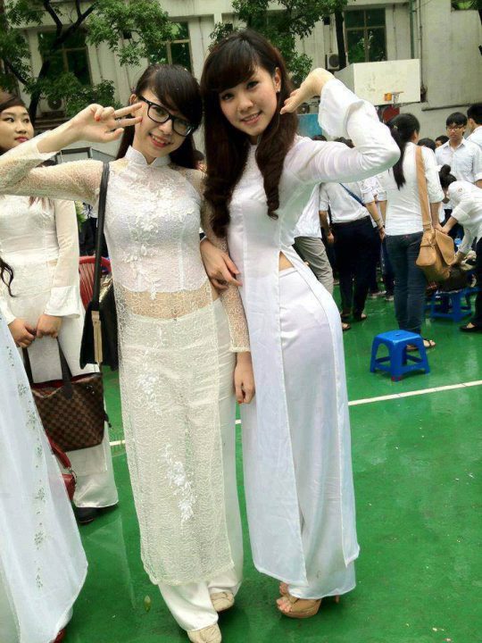 【エロ画像】世界一エロい民族衣装、ベトナムから“アオザイ”に身を包んだ学生がエロいｗｗｗｗｗｗｗｗ・18枚目